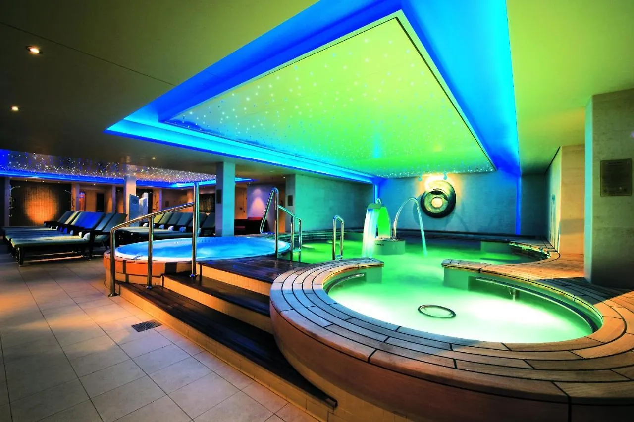 Tekne Epic Rugby Boat Marseille - At Dock Otel